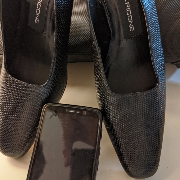 Power Pumps - Evan Picone - Picture 2 of 3